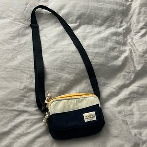 Kipling sisko crossbody bag in great condition